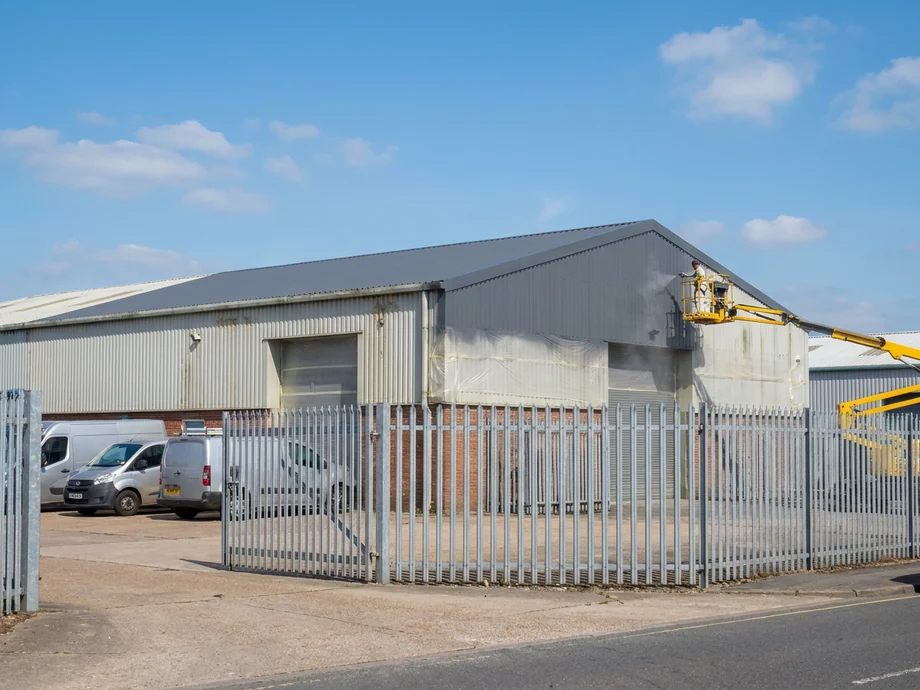 Planning roof coating work around a trading business