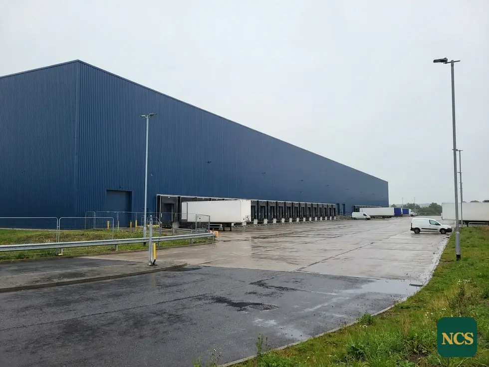 Cladding Spraying Runcorn on a Runcorn building