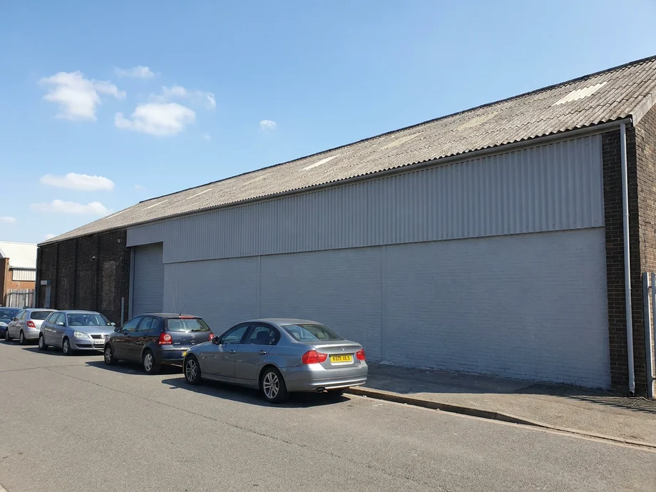Asbestos roof encapsulation Hull starts with the building condition, not a generic price