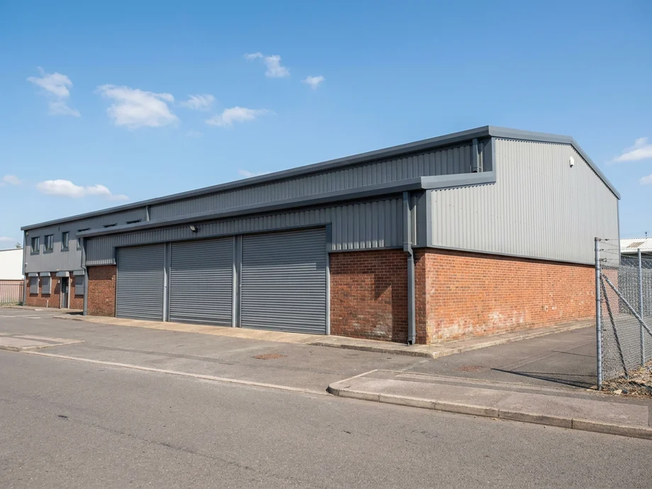 Cut edge corrosion treatment Nottingham starts with the building condition, not a generic price